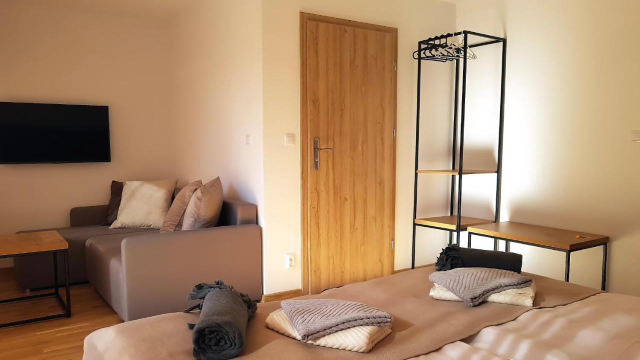 Wodnik Uslugi Hotelarskie, Apartamenty Рови Екстериор снимка