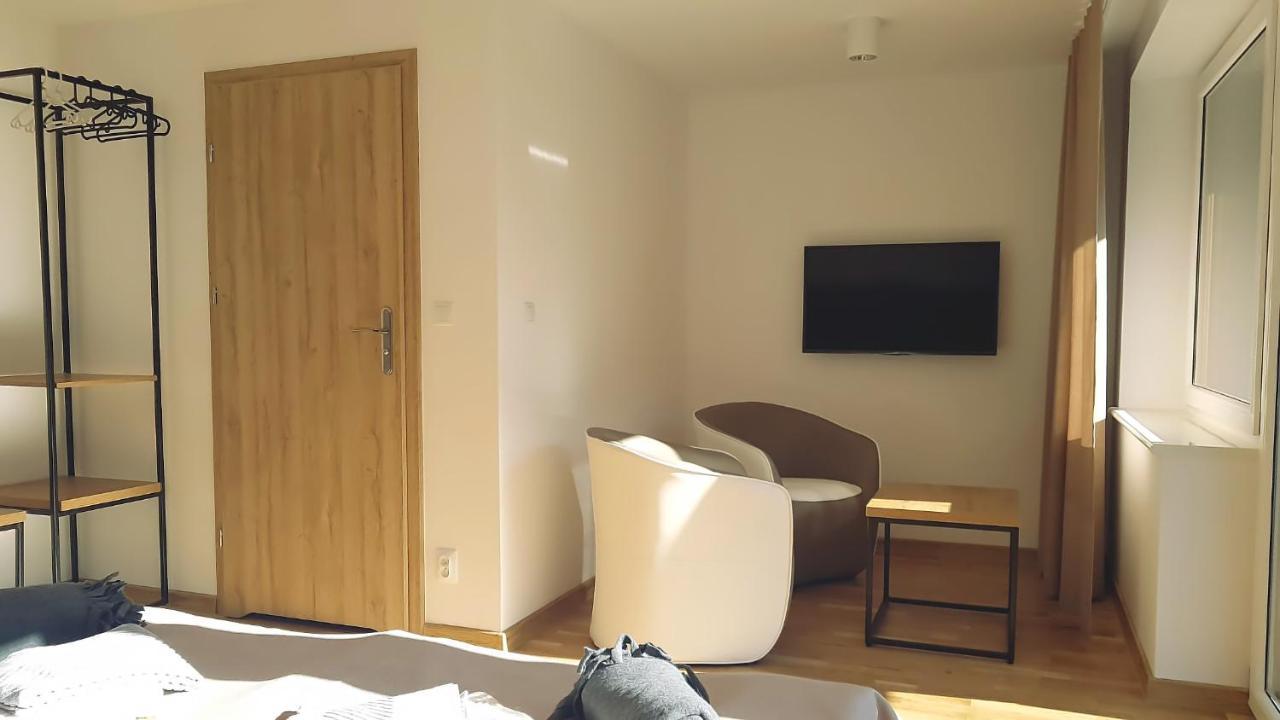 Wodnik Uslugi Hotelarskie, Apartamenty Рови Екстериор снимка