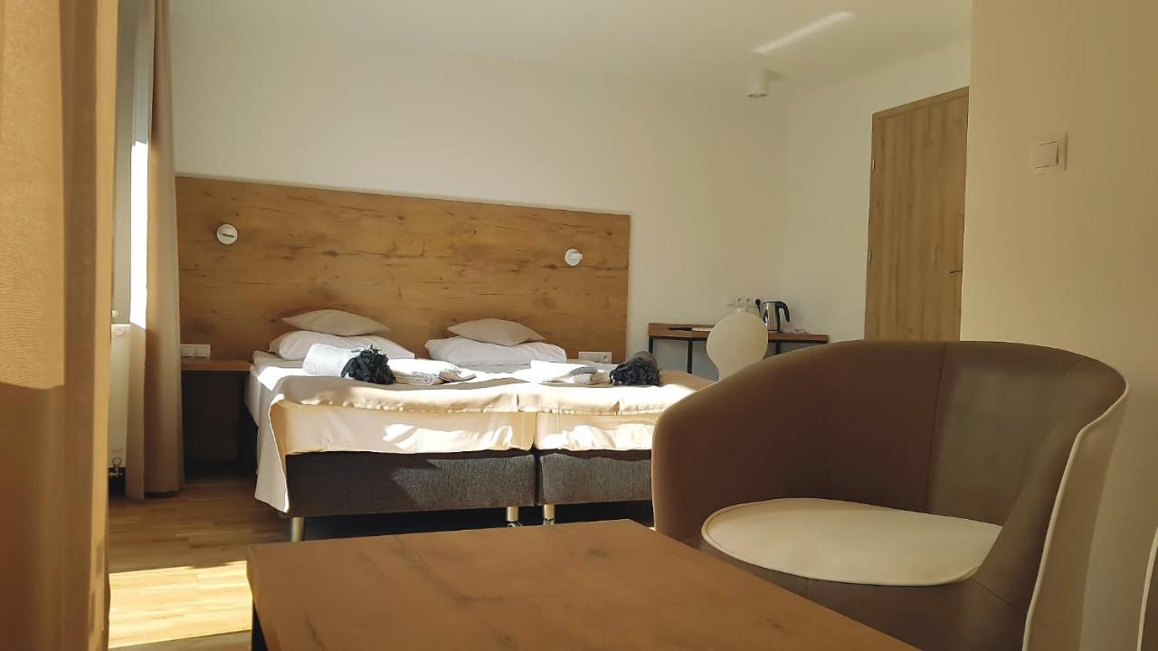 Wodnik Uslugi Hotelarskie, Apartamenty Рови Екстериор снимка