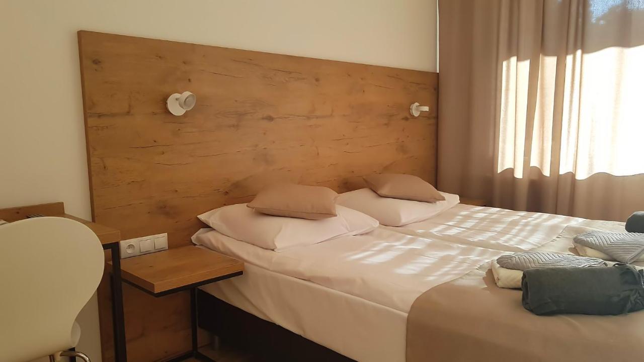 Wodnik Uslugi Hotelarskie, Apartamenty Рови Екстериор снимка