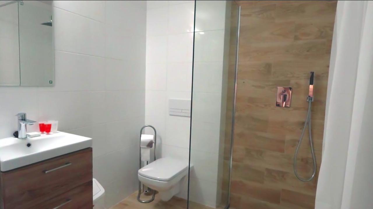 Wodnik Uslugi Hotelarskie, Apartamenty Рови Екстериор снимка